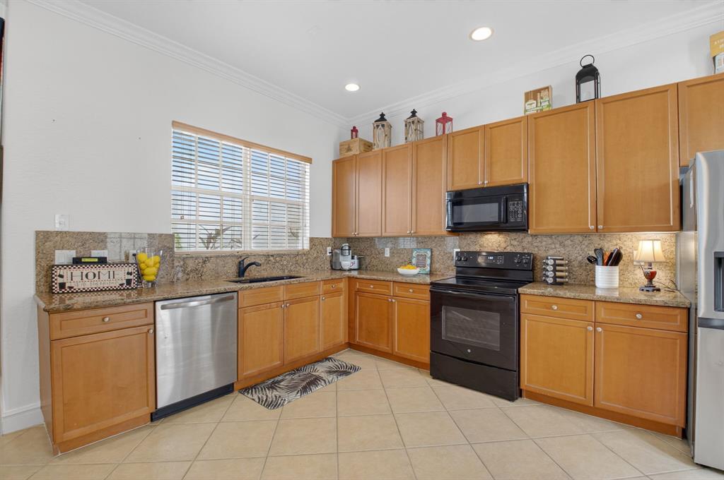 616 Northwest 25th Avenue, Unit 616 Boynton Beach, FL 33426 - Photo 11 of 41