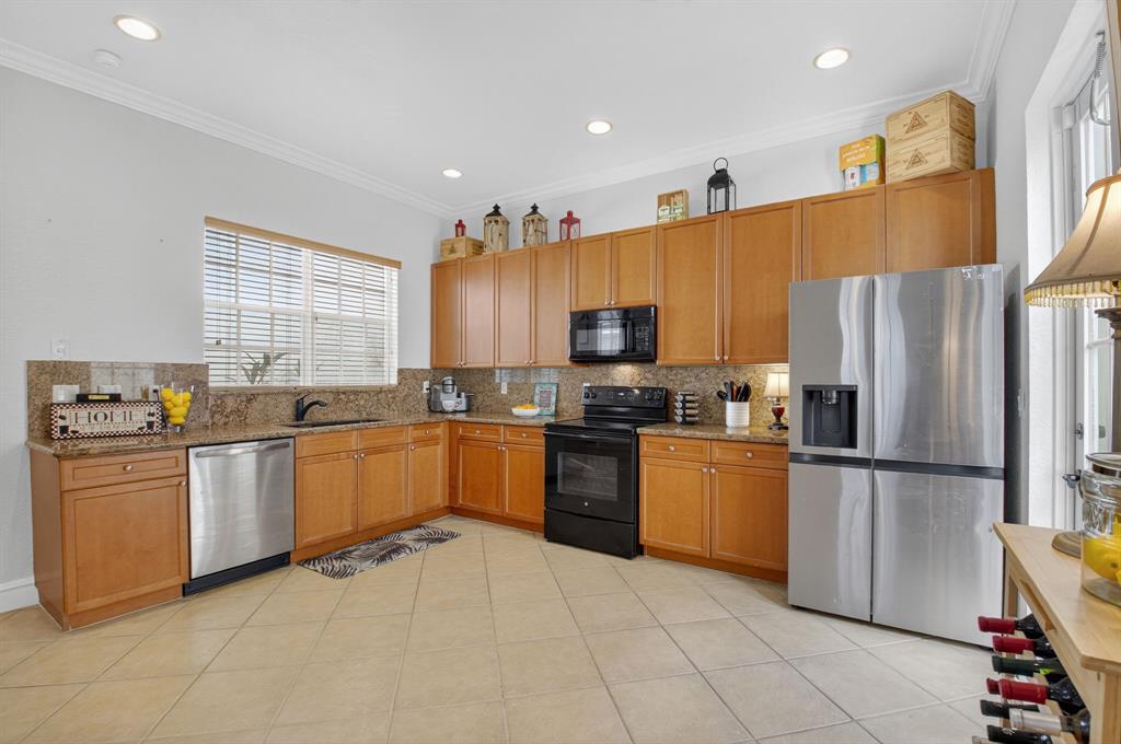 616 Northwest 25th Avenue, Unit 616 Boynton Beach, FL 33426 - Photo 10 of 41