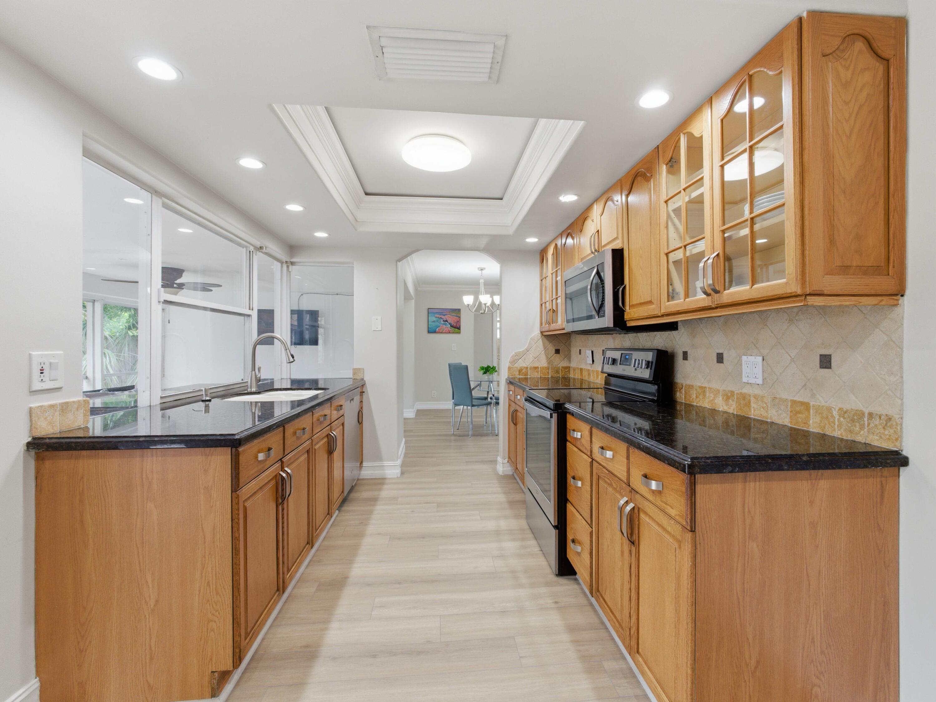 1921 Northeast 28th Court Lighthouse Point, FL 33064 - Photo 18 of 40 Kitchen