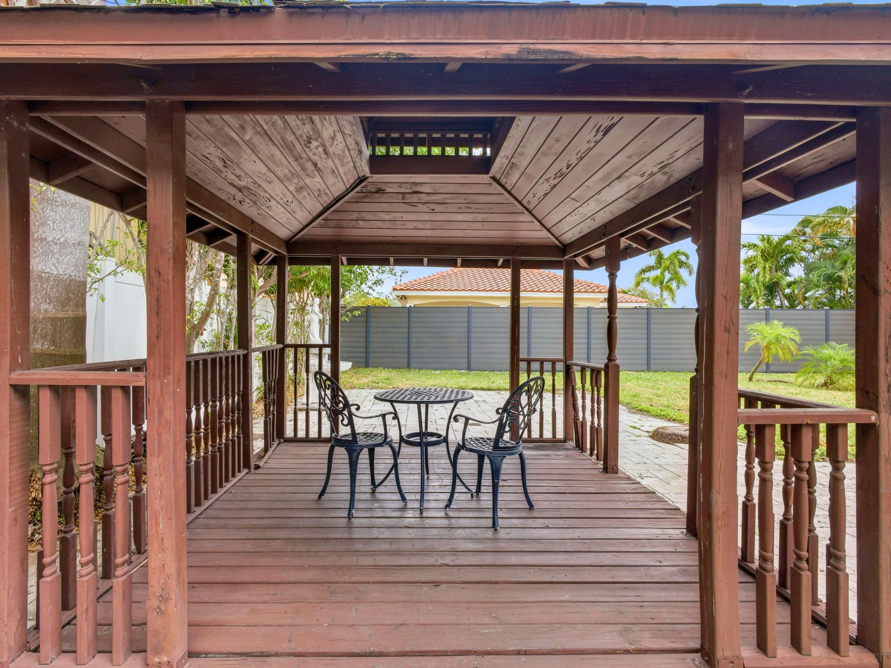 1921 Northeast 28th Court Lighthouse Point, FL 33064 - Photo 29 of 40 Gazebo