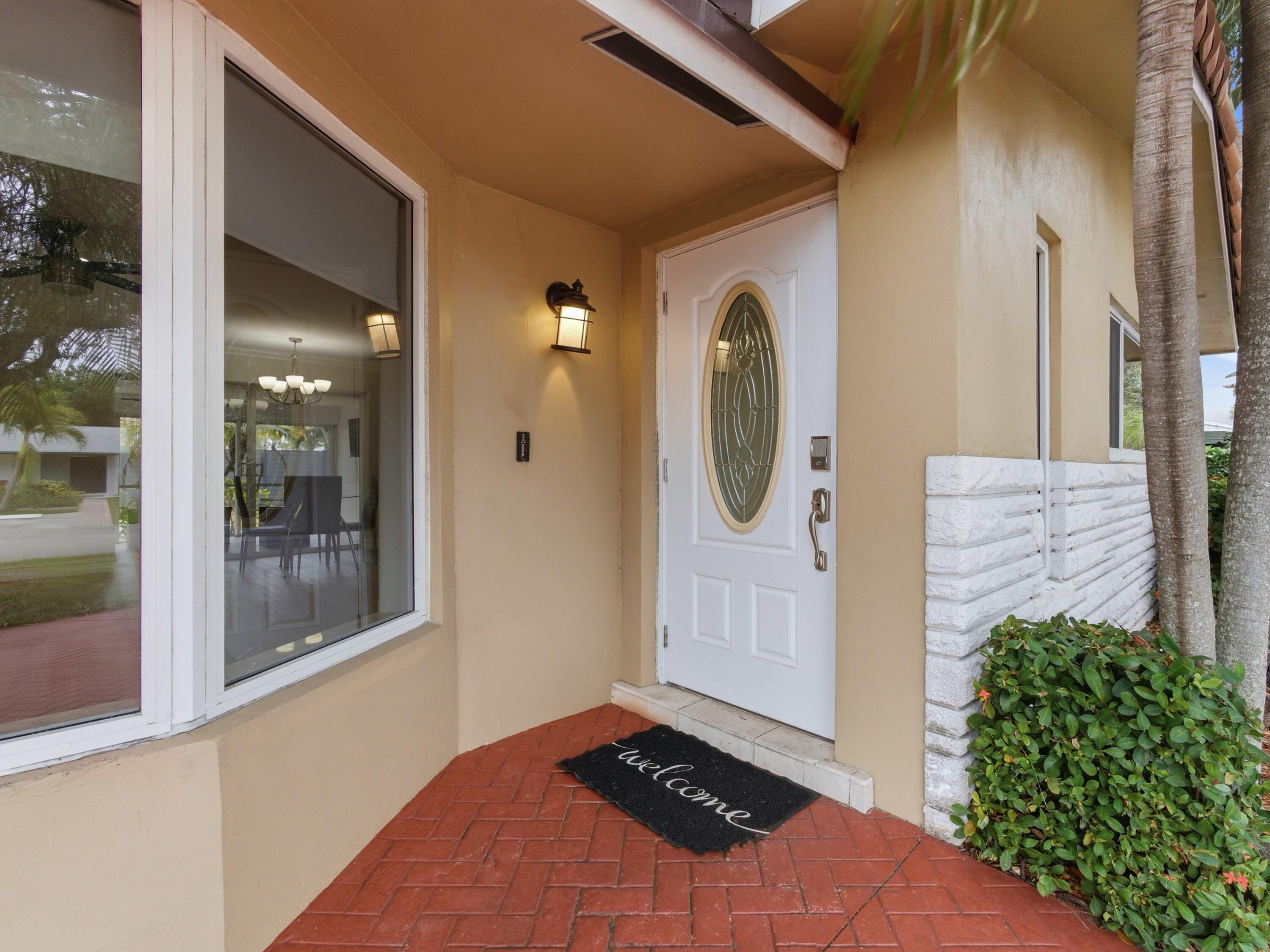 1921 Northeast 28th Court Lighthouse Point, FL 33064 - Photo 4 of 40 Entry Porch