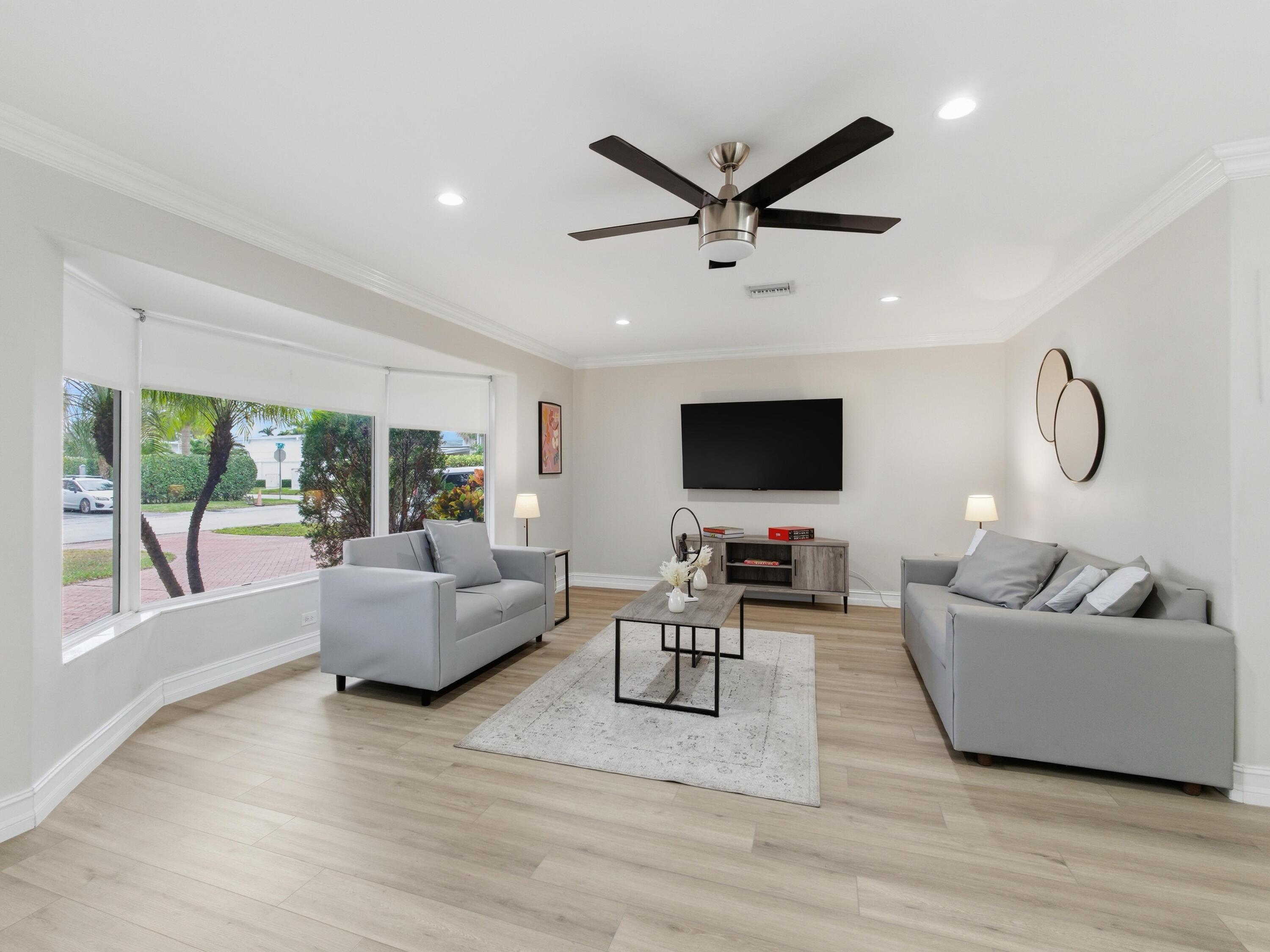 1921 Northeast 28th Court Lighthouse Point, FL 33064 - Photo 8 of 40 Living