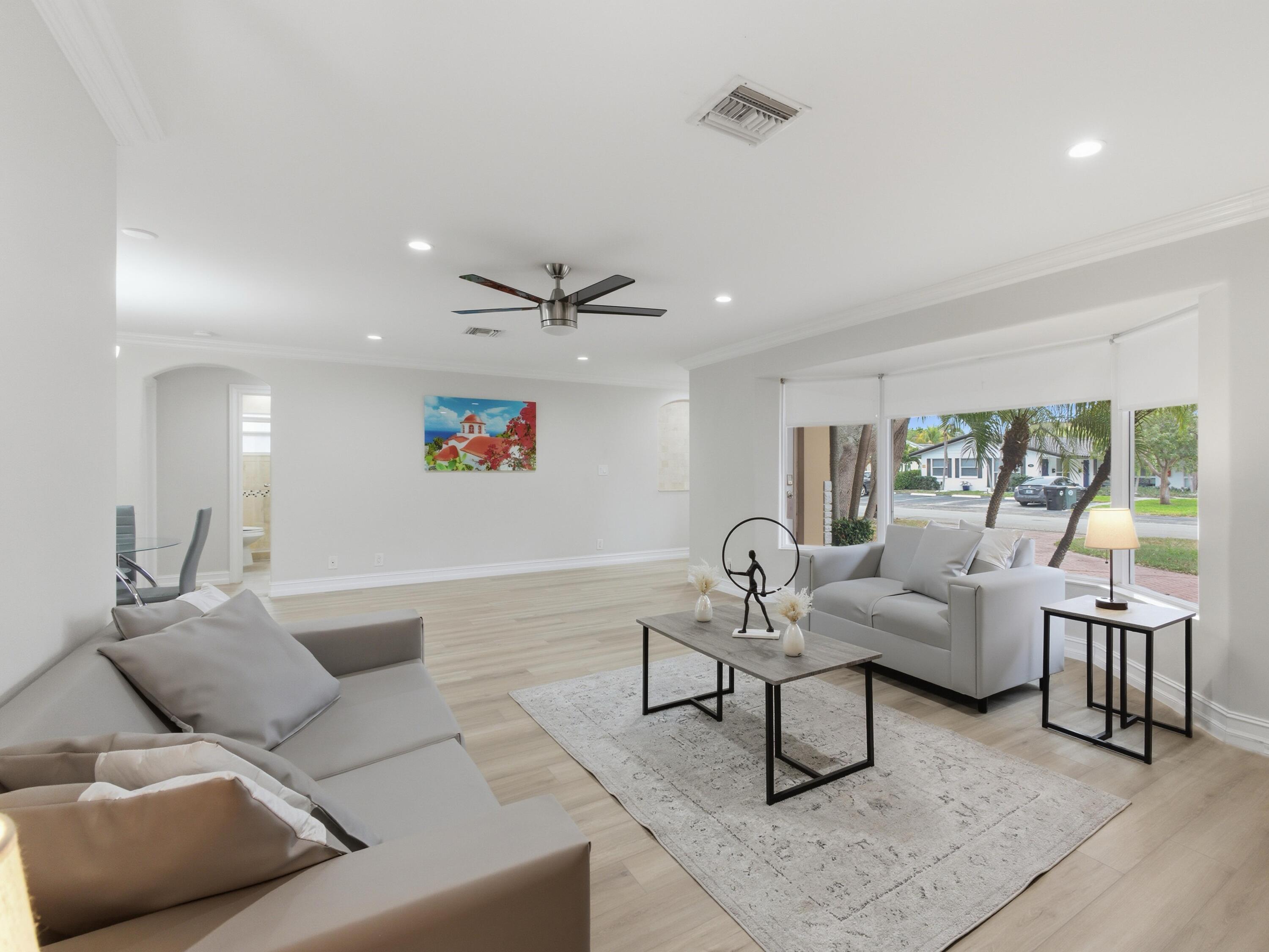 1921 Northeast 28th Court Lighthouse Point, FL 33064 - Photo 9 of 40 Living