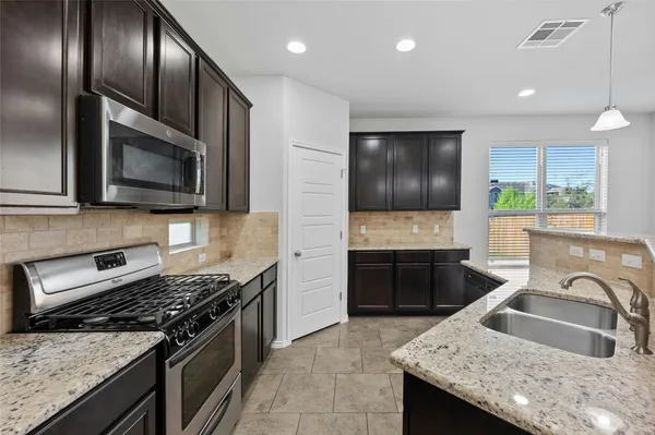$2,700 | 9924 Milla Circle, Unit 28, Austin, TX 78748