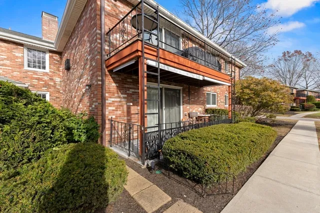 $2,550 | 18 Fountain Lane, Unit 2, Weymouth, MA 02190