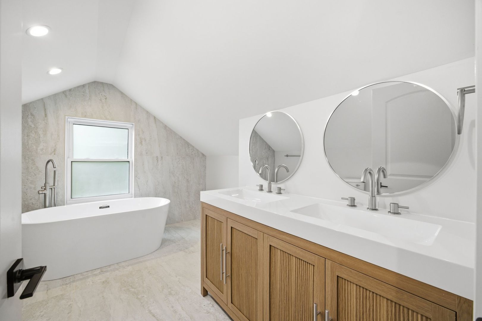 1562 Harding Road Northfield, IL 60093 - Photo 16 of 29 Gallery Image 16