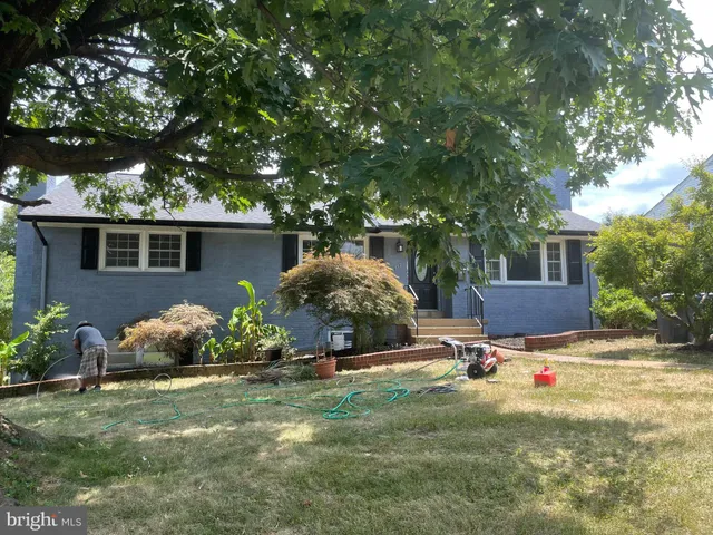 $3,995 | 4617 North Chambliss Street, Alexandria, VA 22312