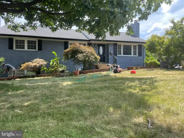 a front view of house with yard
