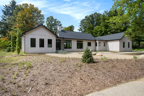 $1,575,000 | 2954 Peach Creek Court, Fennville, MI 49408