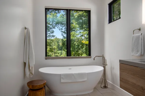 $1,575,000 | 2954 Peach Creek Court, Fennville, MI 49408