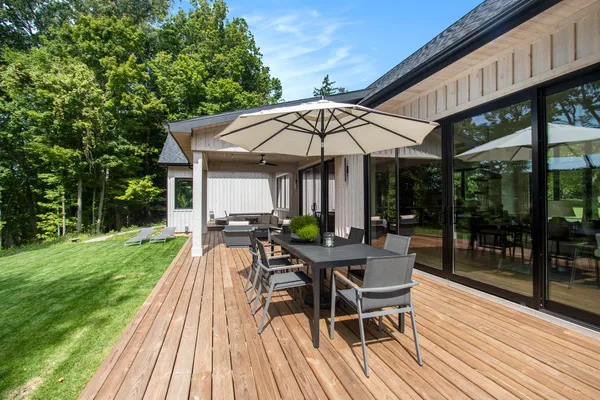 $1,575,000 | 2954 Peach Creek Court, Fennville, MI 49408