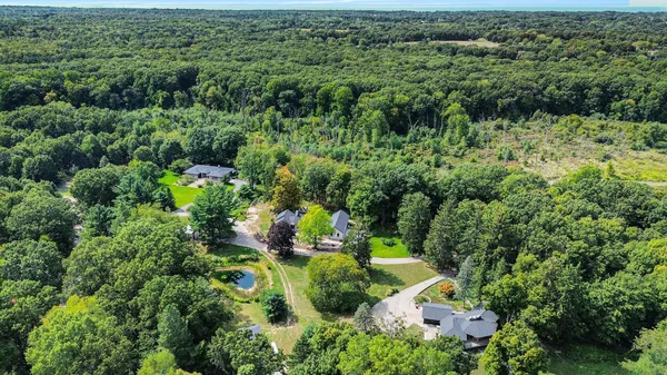 $1,575,000 | 2954 Peach Creek Court, Fennville, MI 49408