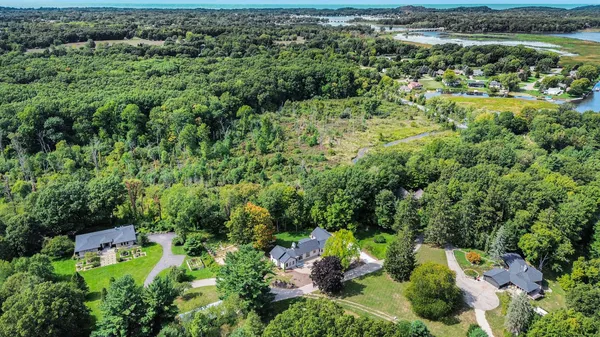 $1,575,000 | 2954 Peach Creek Court, Fennville, MI 49408
