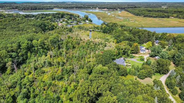 $1,575,000 | 2954 Peach Creek Court, Fennville, MI 49408