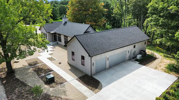 $1,575,000 | 2954 Peach Creek Court, Fennville, MI 49408
