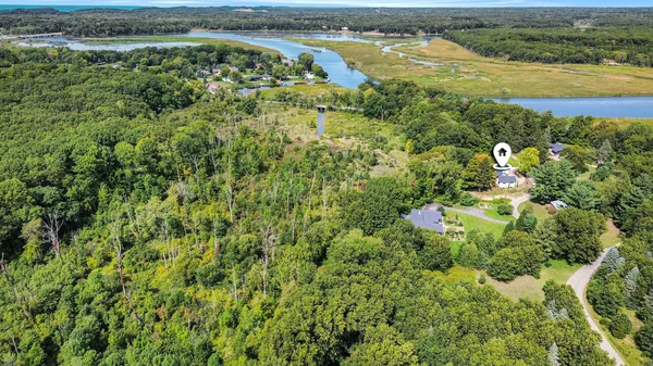 $1,575,000 | 2954 Peach Creek Court, Fennville, MI 49408