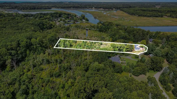 $1,575,000 | 2954 Peach Creek Court, Fennville, MI 49408