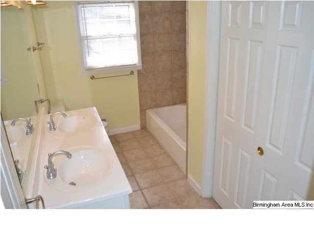 3337 Chartwell Road Hoover, AL 35226 - Photo 13 of 32