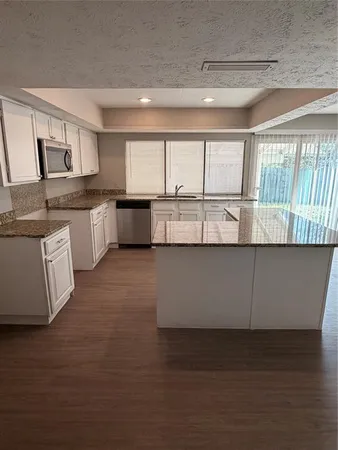 $2,150 | 829 Pinoak Drive, Grand Prairie, TX 75052