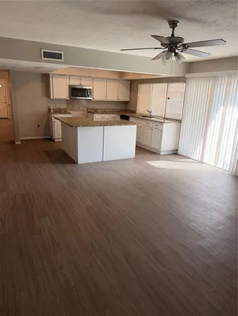 $2,150 | 829 Pinoak Drive, Grand Prairie, TX 75052