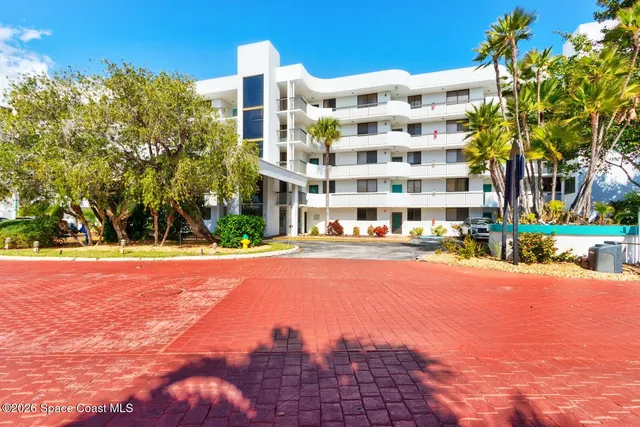 a building view with outdoor space
