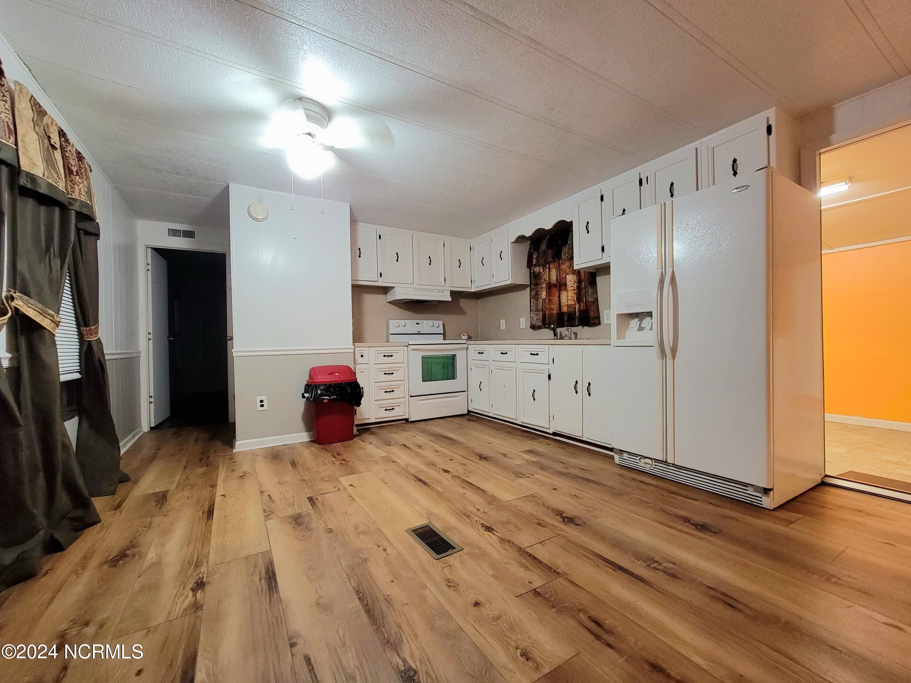 5822 White Line Road Ayden, NC 28513 - Photo 6 of 15 Kitchen 1