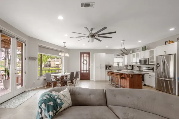 $665,000 | 7 Lakeside, Trinity, TX 75862