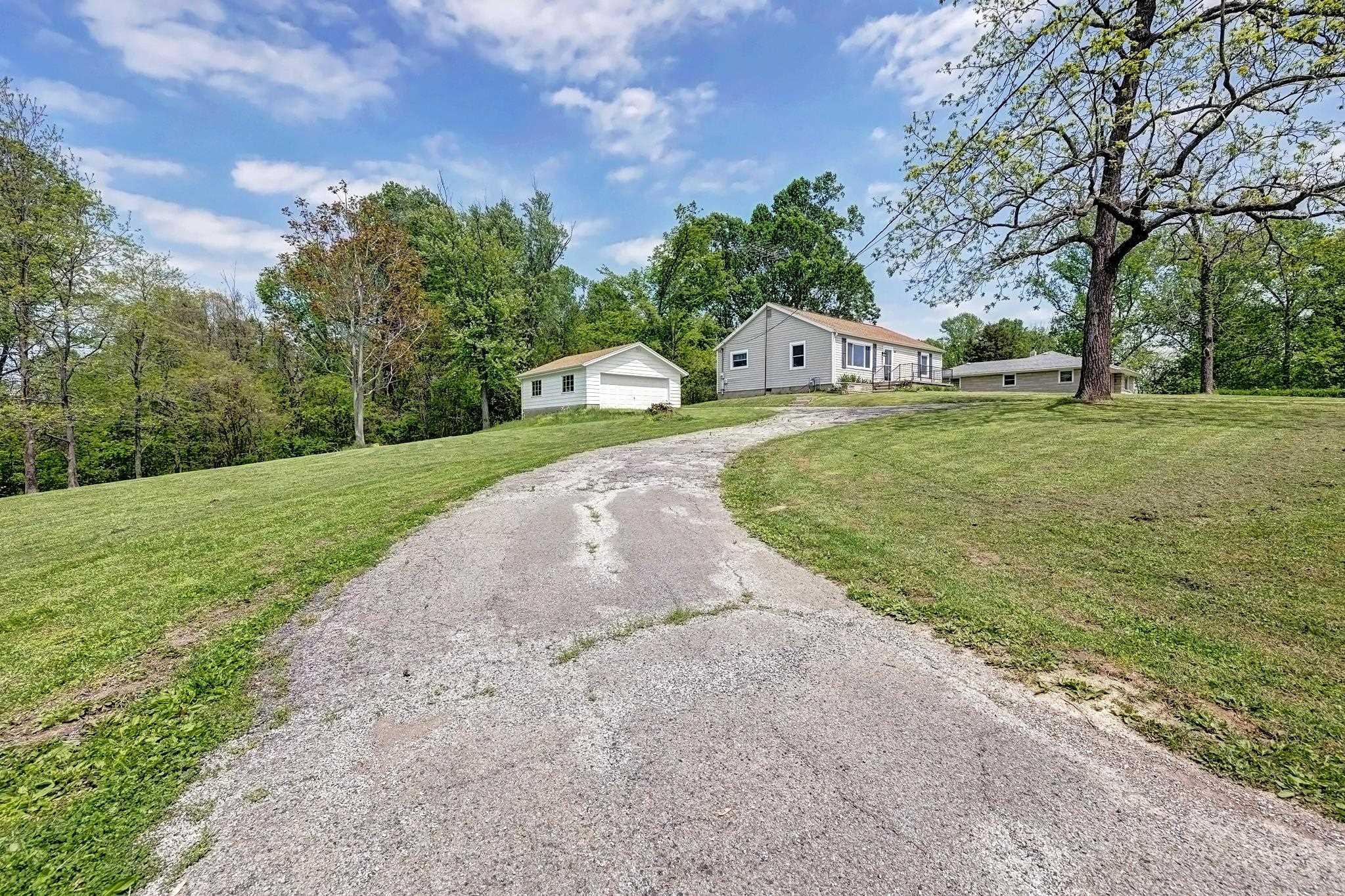 1447 East Oolitic Road Bedford, IN 47421 - Photo 3 of 35 Gallery Image 3