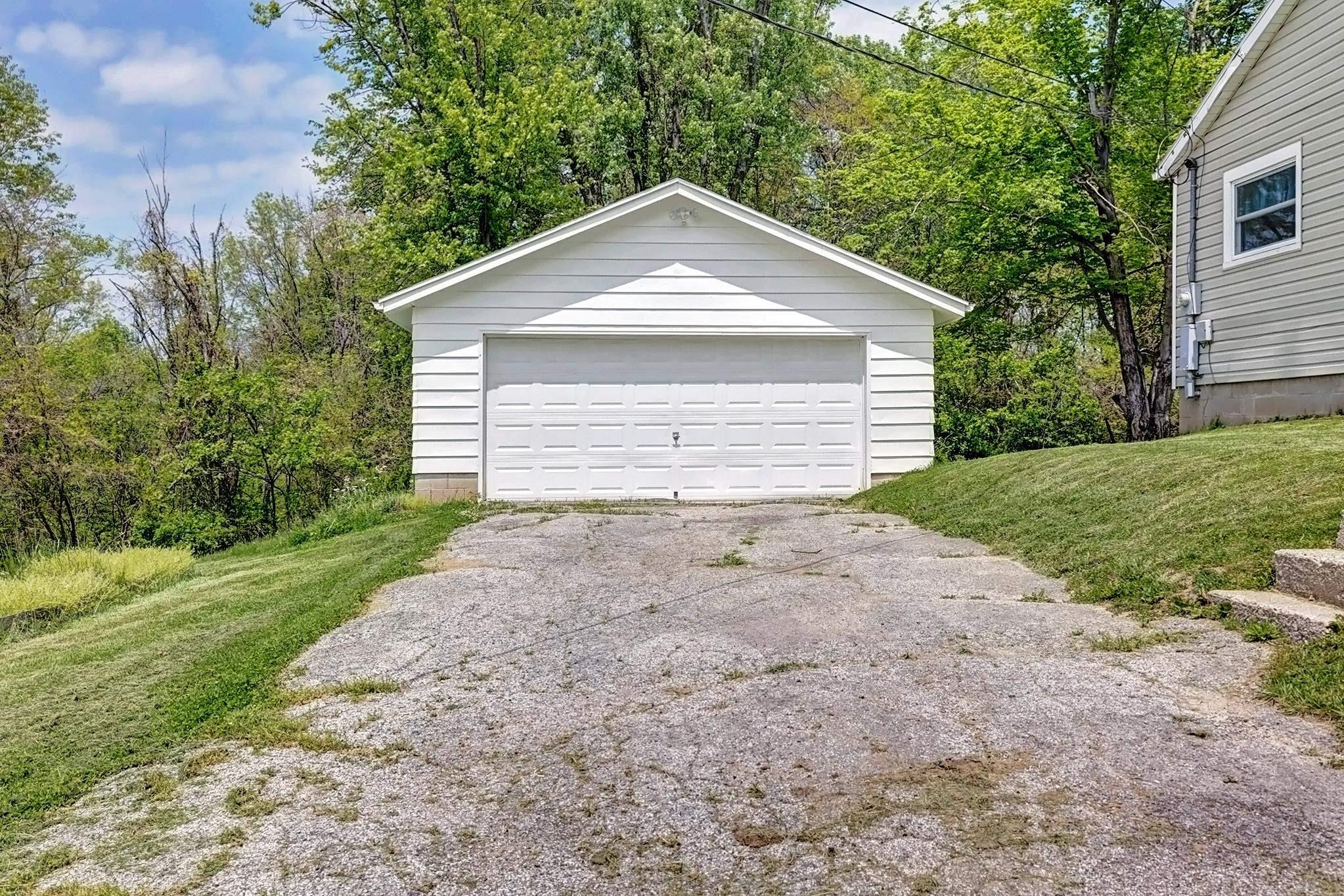 1447 East Oolitic Road Bedford, IN 47421 - Photo 5 of 35 Gallery Image 5