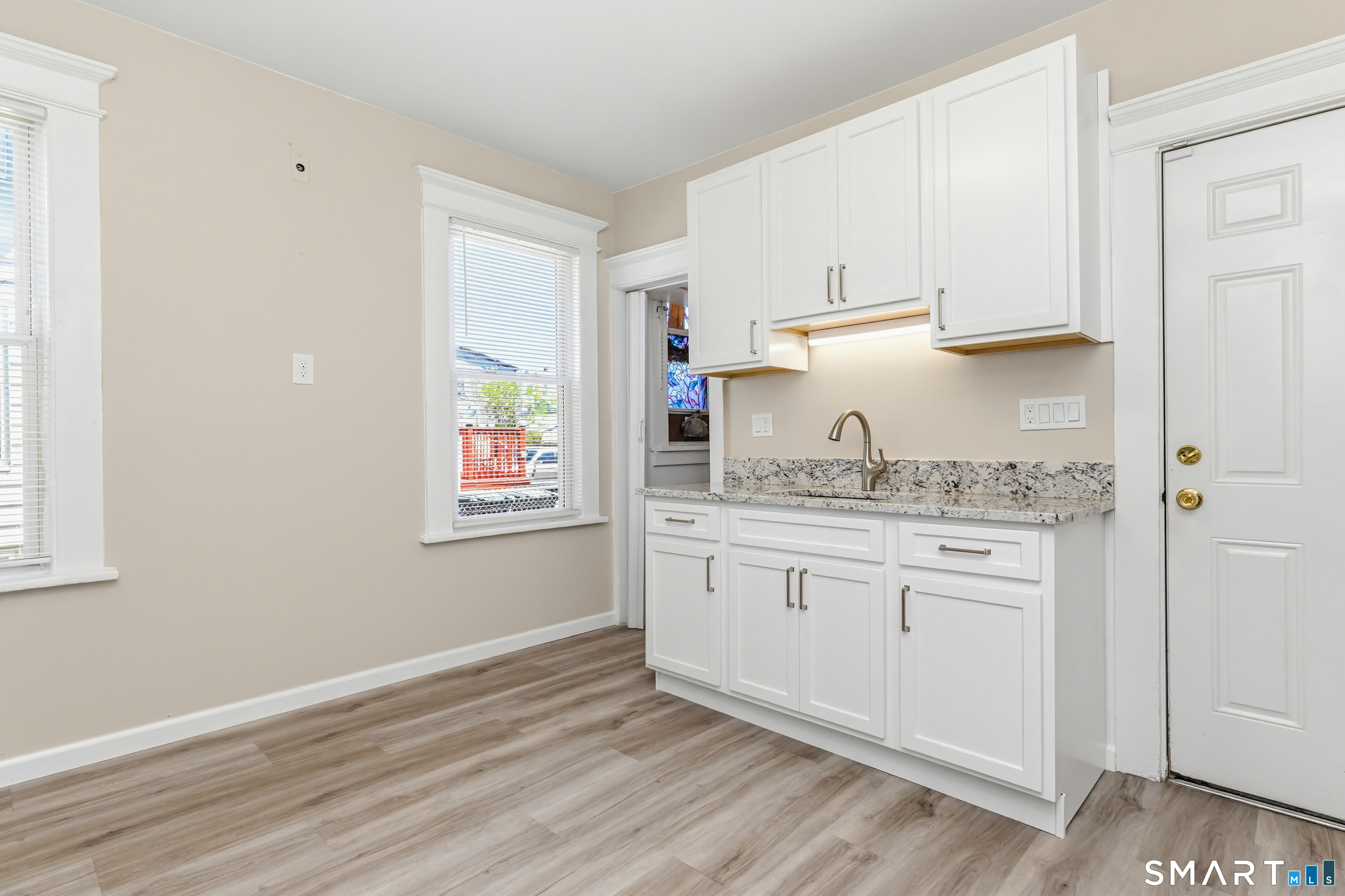 885 Grand Street Bridgeport, CT 06604 - Photo 14 of 40