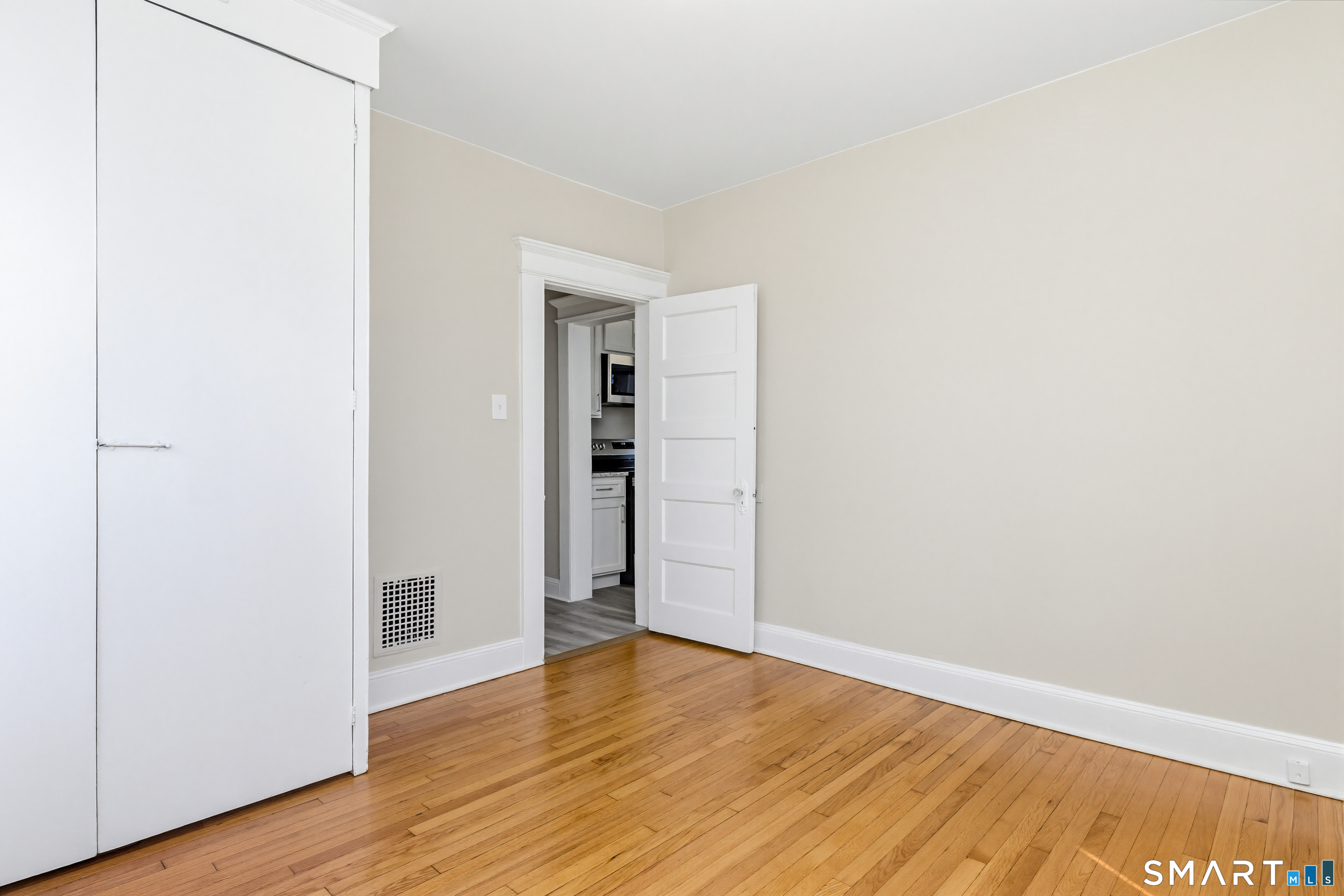 885 Grand Street Bridgeport, CT 06604 - Photo 17 of 40