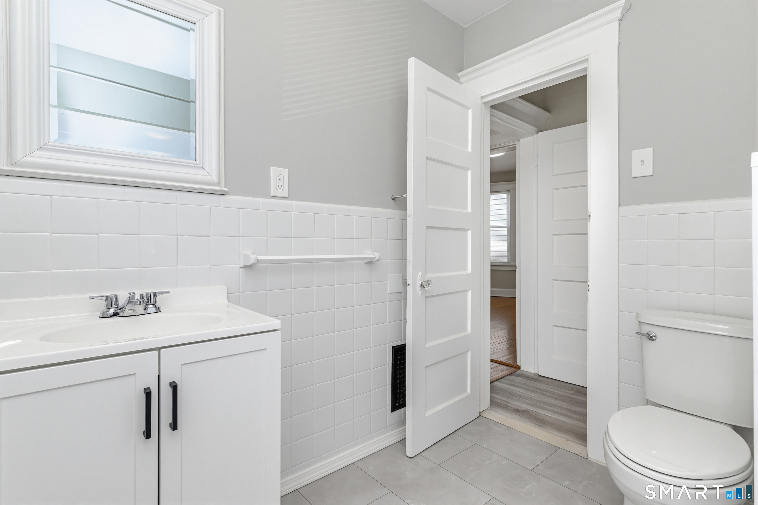885 Grand Street Bridgeport, CT 06604 - Photo 20 of 40