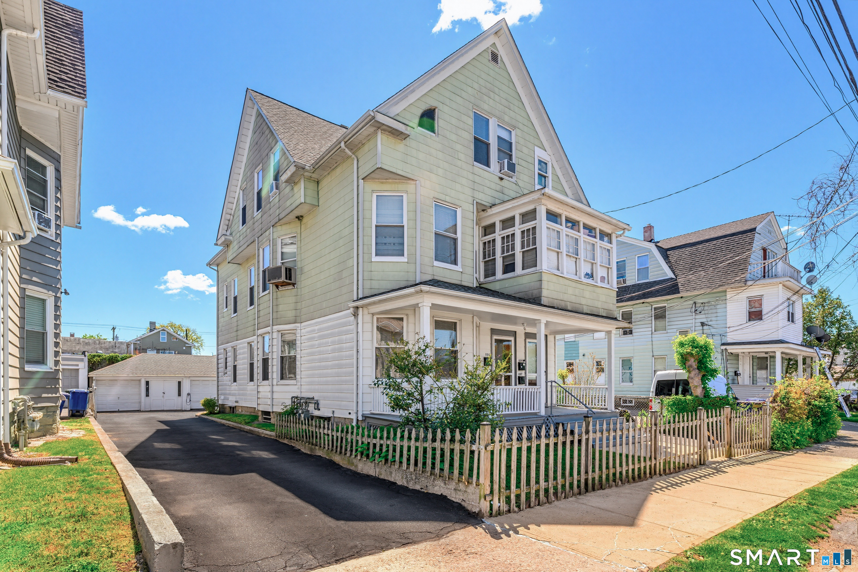 885 Grand Street Bridgeport, CT 06604 - Photo 2 of 40
