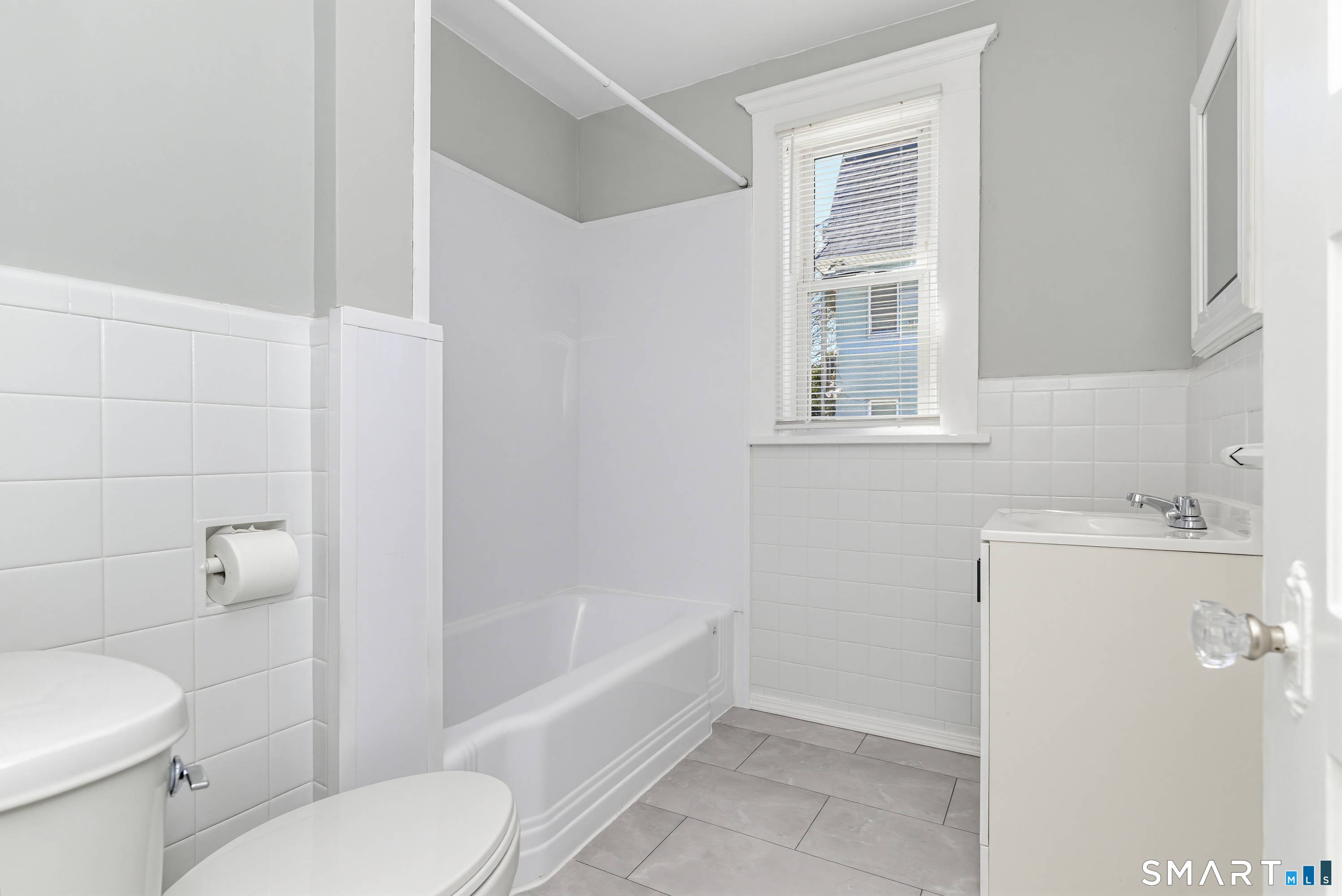 885 Grand Street Bridgeport, CT 06604 - Photo 21 of 40