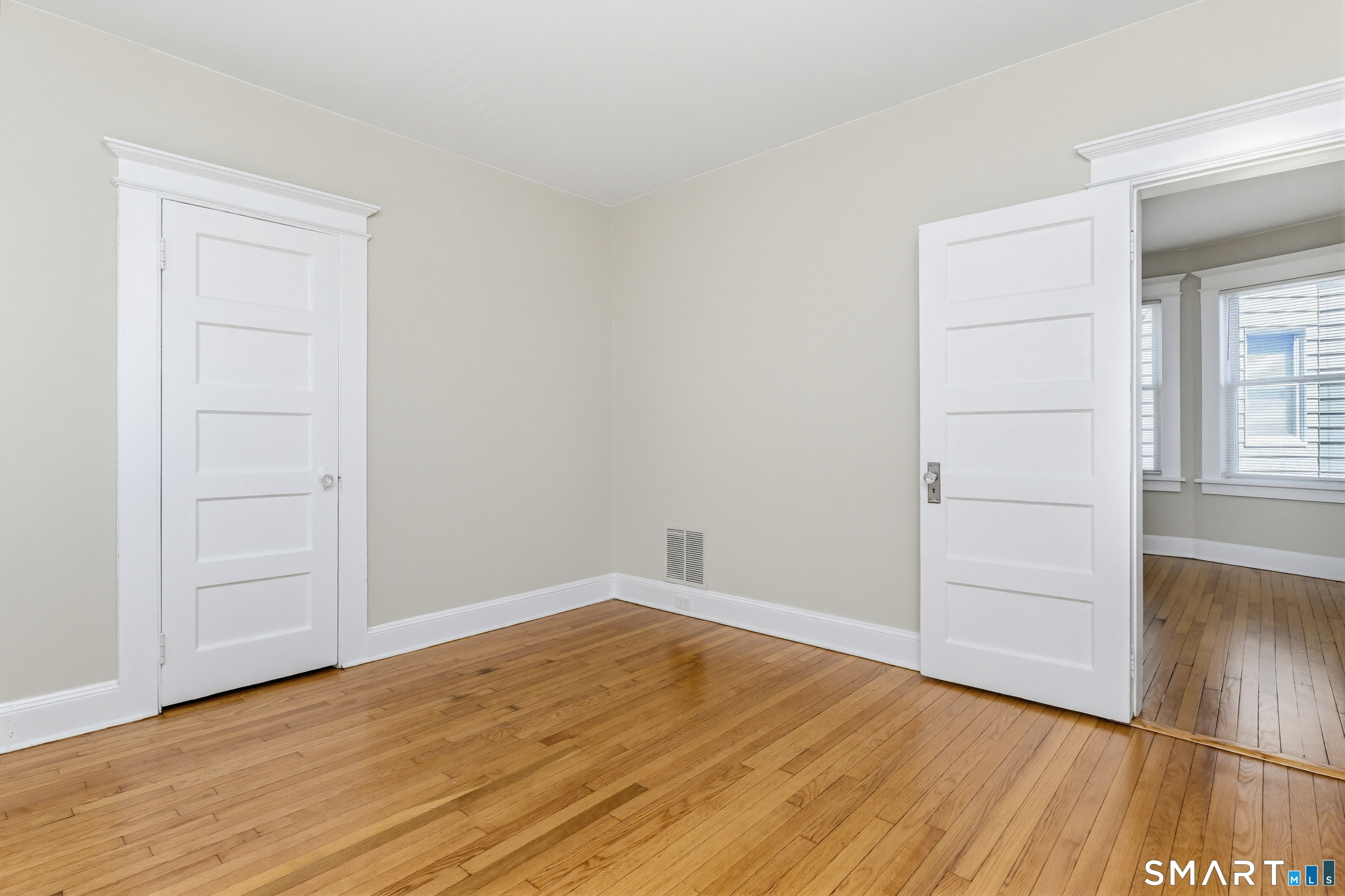 885 Grand Street Bridgeport, CT 06604 - Photo 23 of 40