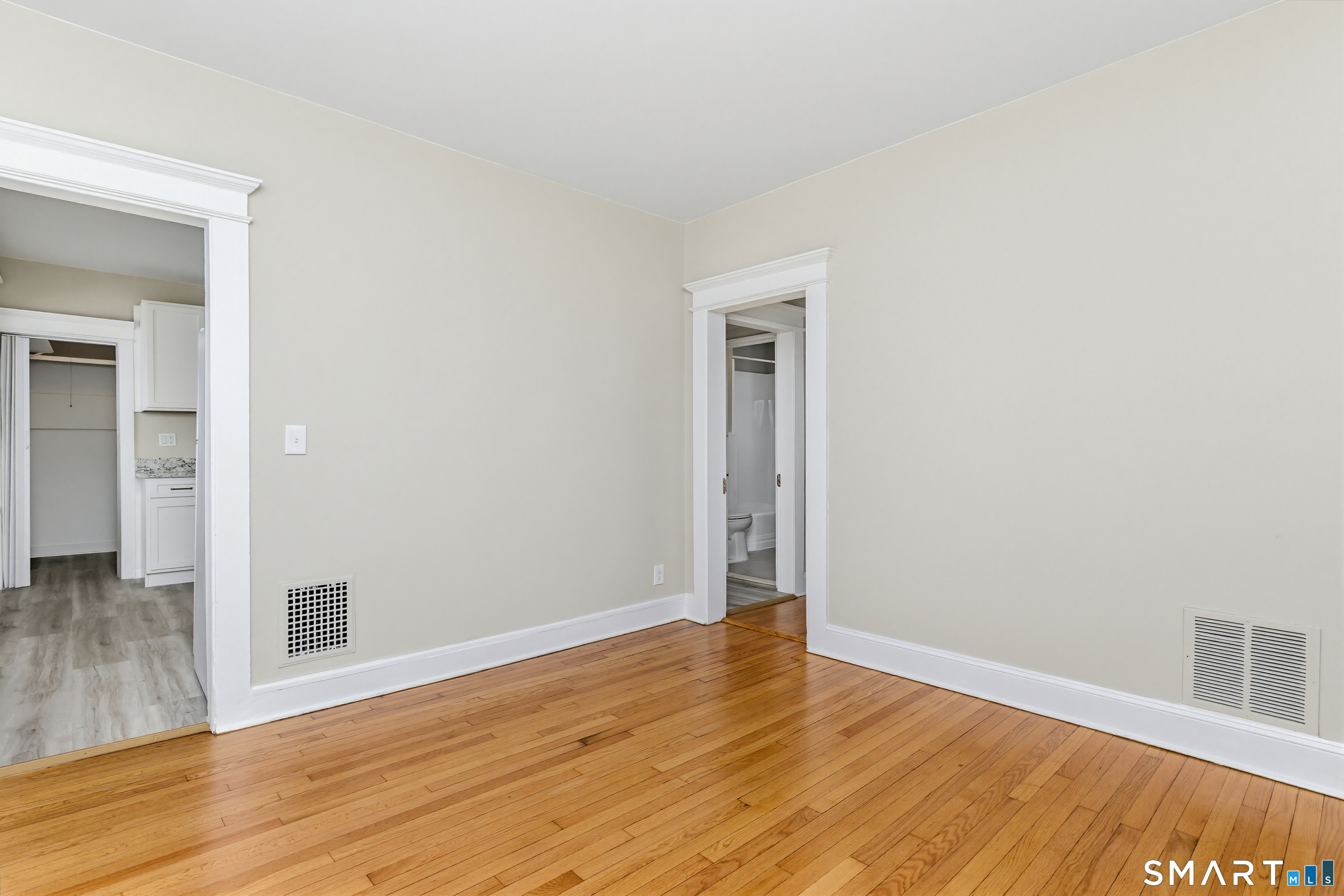 885 Grand Street Bridgeport, CT 06604 - Photo 25 of 40
