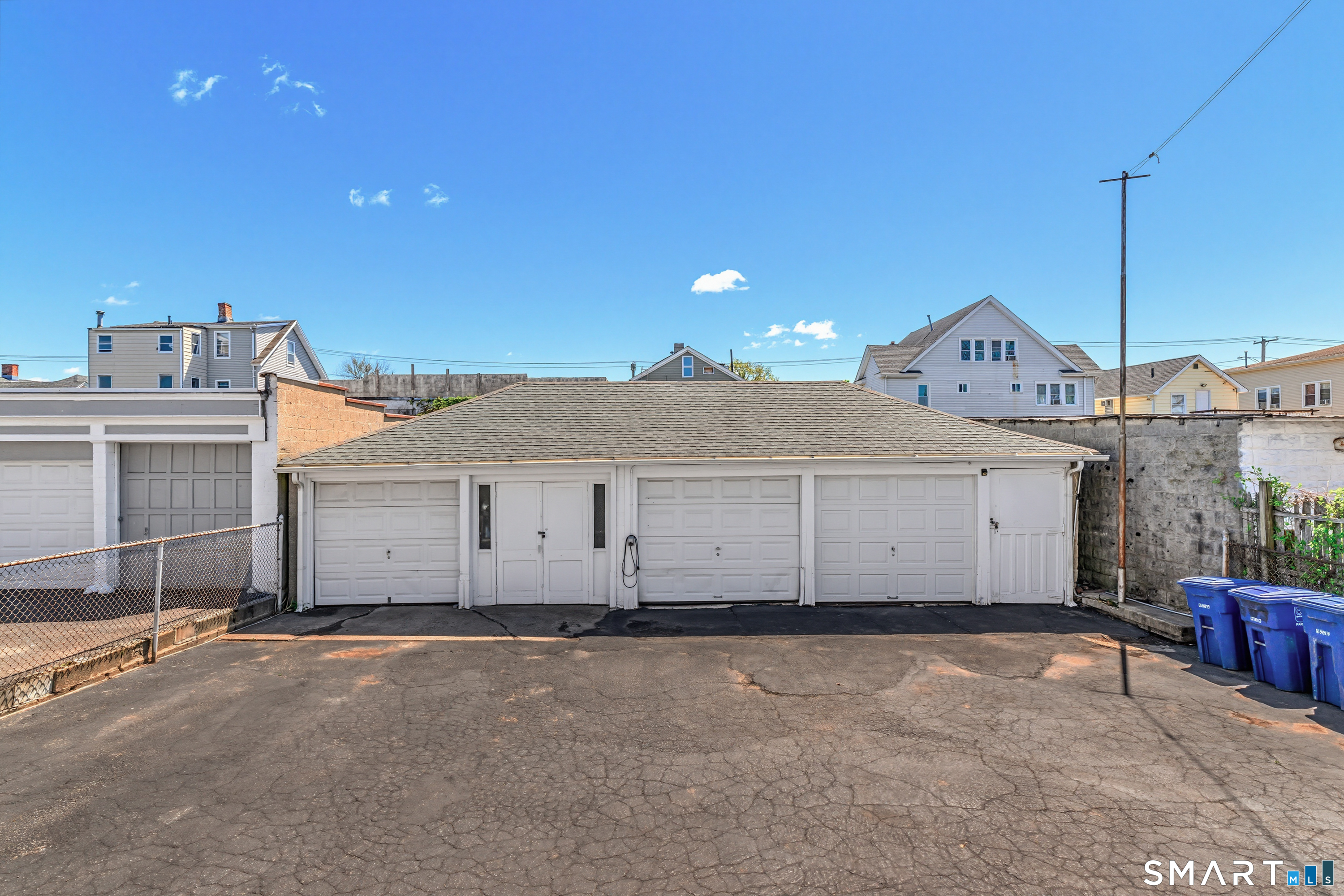 885 Grand Street Bridgeport, CT 06604 - Photo 5 of 40