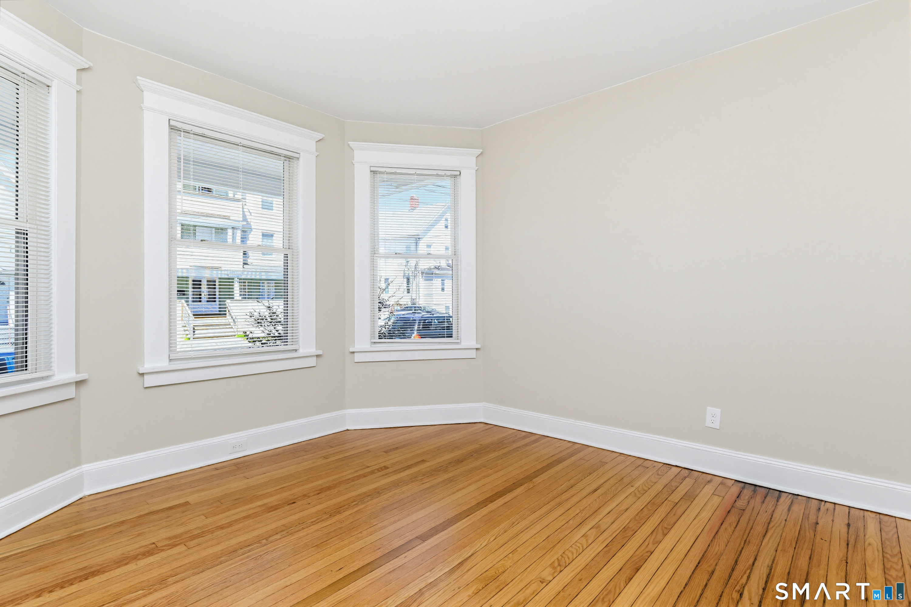 885 Grand Street Bridgeport, CT 06604 - Photo 10 of 40