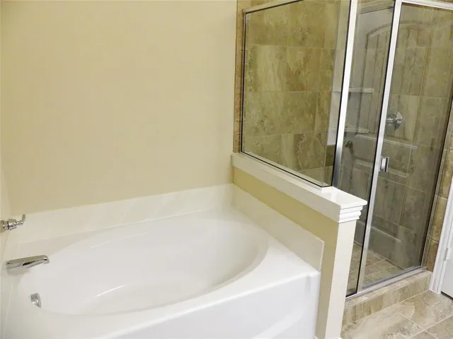 $1,975 | 309 Jennie Marie Circle, Ferris, TX 75125