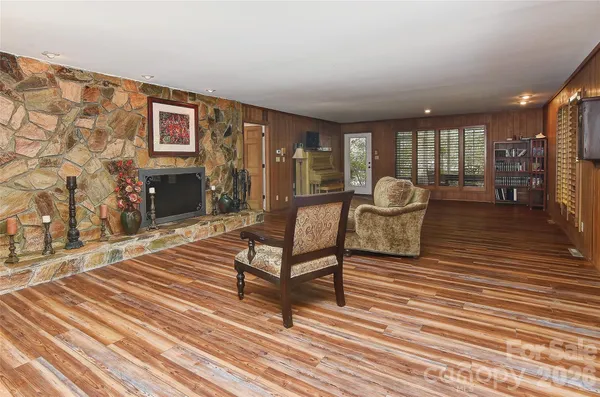 $945,000 | 3329 Rusty Court, Charlotte, NC 28227