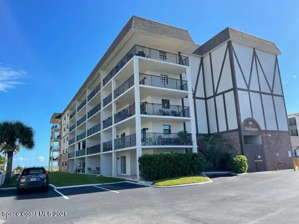 $2,000 | 383 North Atlantic Avenue, Unit 202, Cocoa Beach, FL 32931