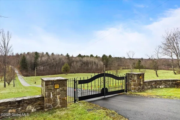 $895,000 | 155 Andrews Road, Carlisle, NY 12160