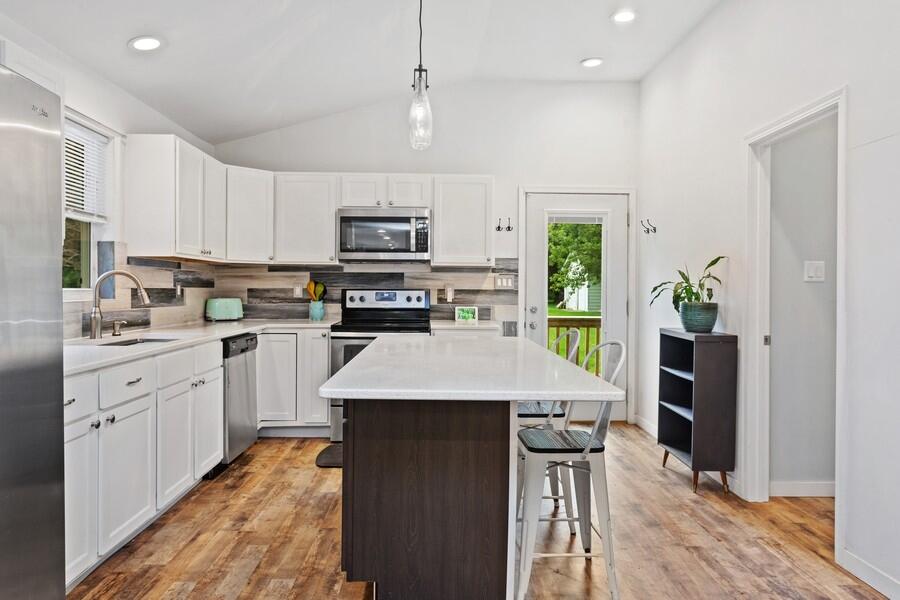18743 Rose City Road New Buffalo, MI 49117 - Photo 5 of 17 05_18743RoseCityRd_5_Kitchen_LowRes