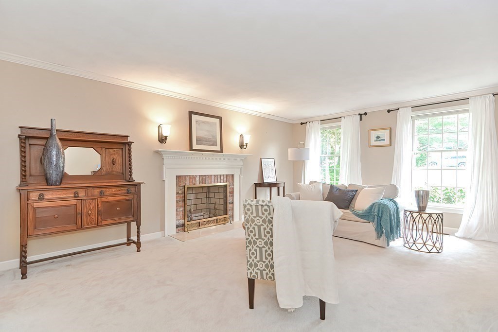 9 Delaware Road Medfield, MA 02052 - Photo 5 of 42 Gallery Image 5