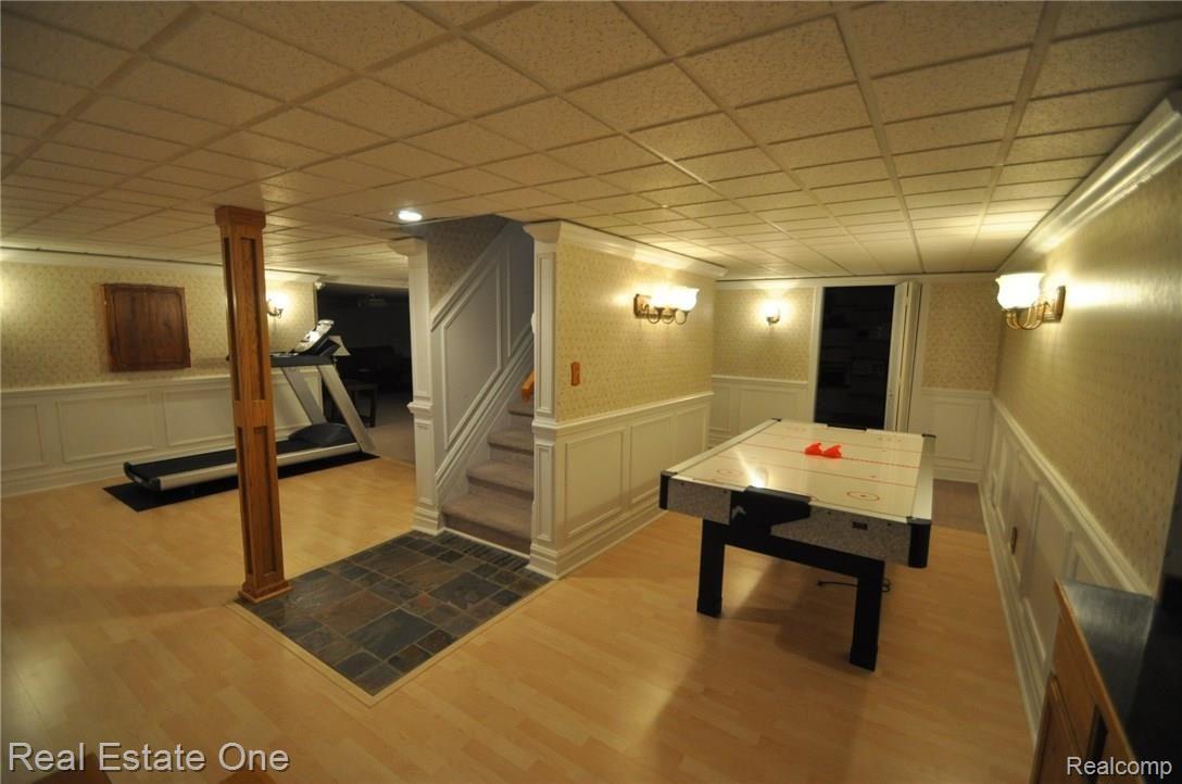 2025 Ridgefield Court Rochester, MI 48306 - Photo 20 of 30 19.JPG