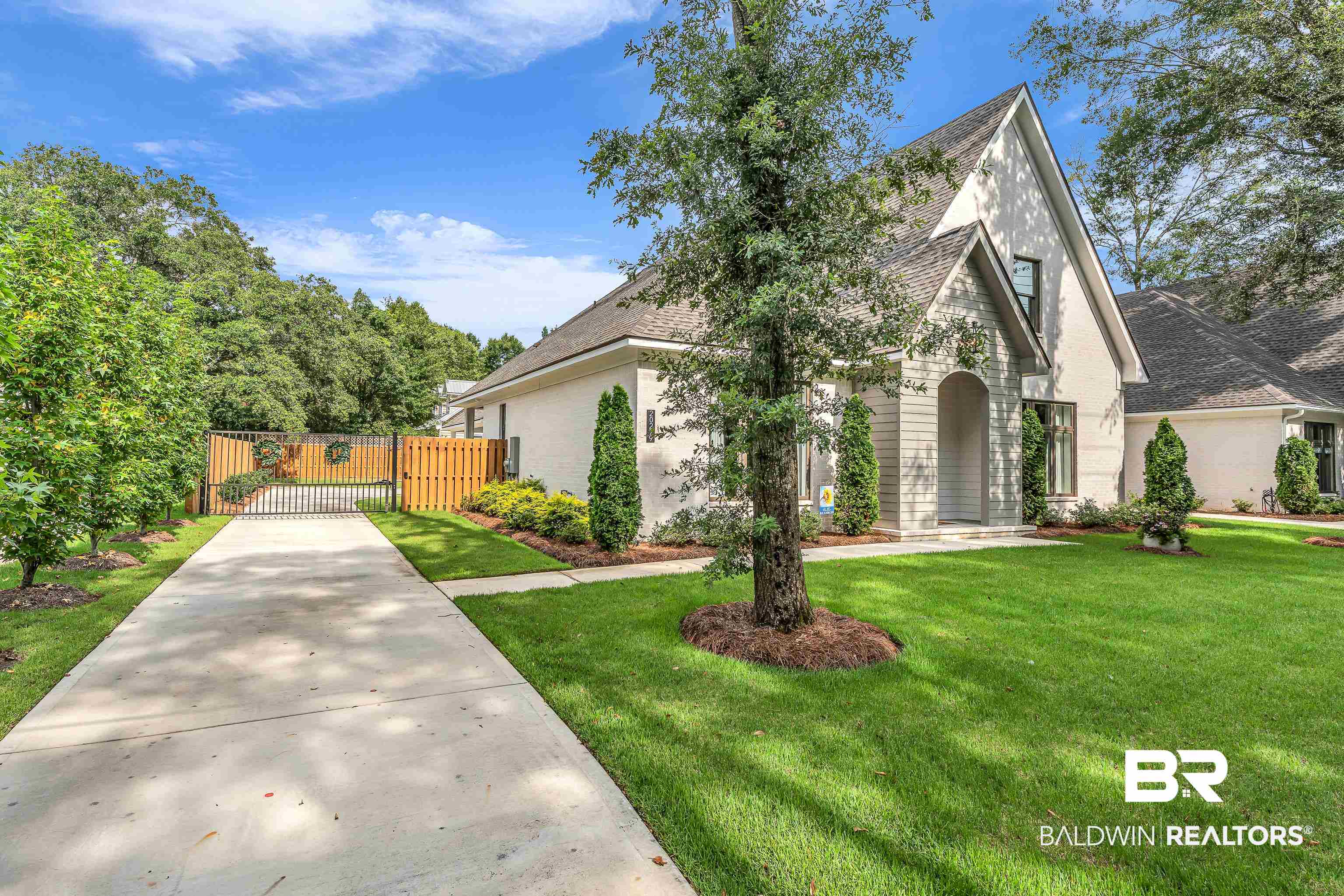 20279 Bishop Road Fairhope, AL 36532 - Photo 2 of 42 Electronic Privacy Gate