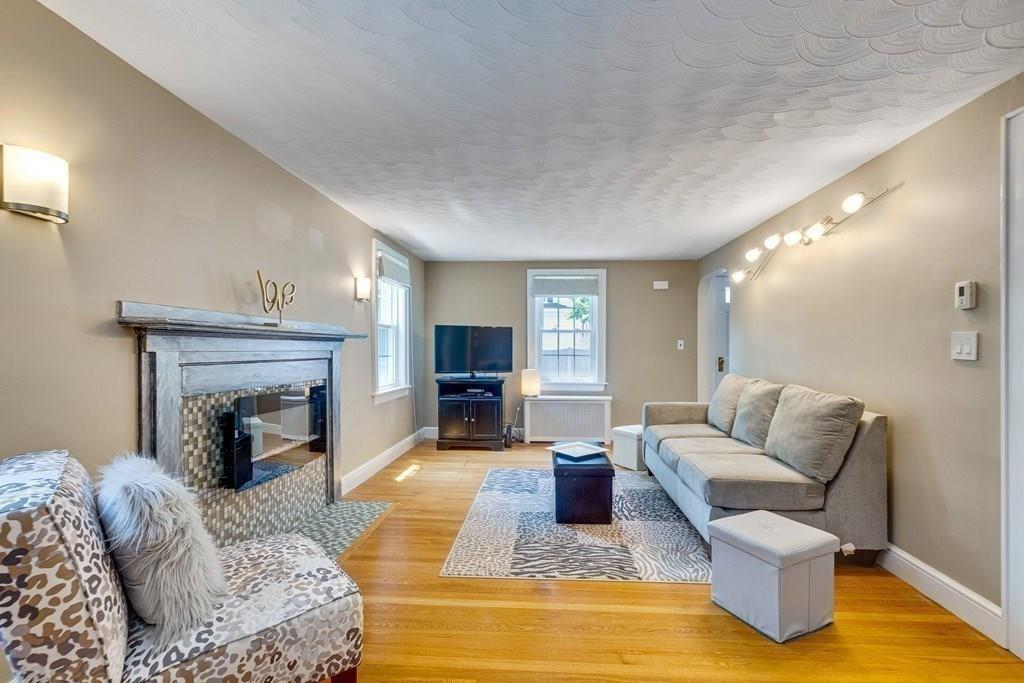 1 Priscilla Road Lynnfield, MA 01940 - Photo 2 of 27 Gallery Image 2