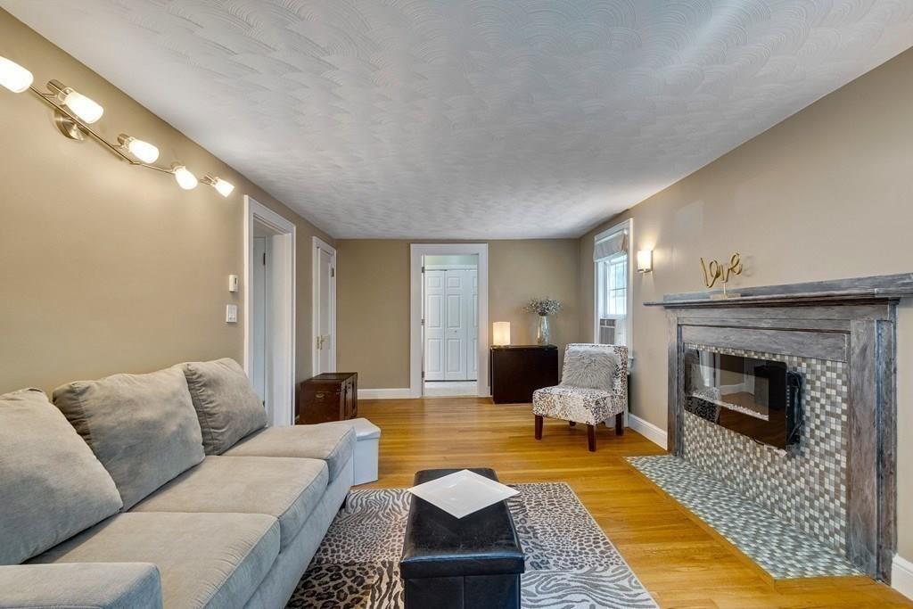1 Priscilla Road Lynnfield, MA 01940 - Photo 3 of 27 Gallery Image 3