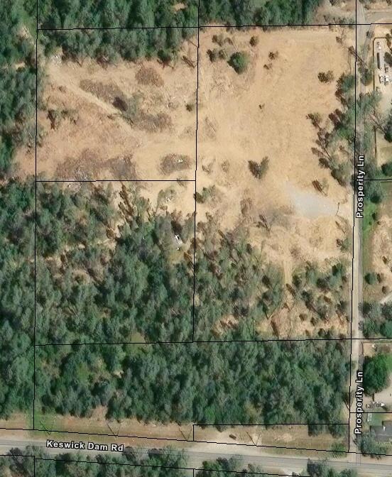 3082-3060 Keswick Dam Road Redding, CA 96003 - Photo 25 of 25 a view of a yard with trees