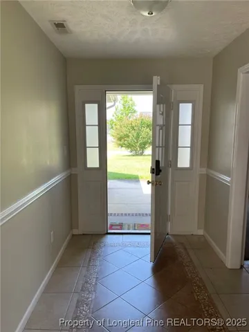a view of empty room with window
